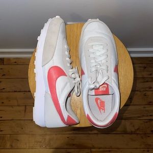 Nike Daybreak Sneakers size 9.5